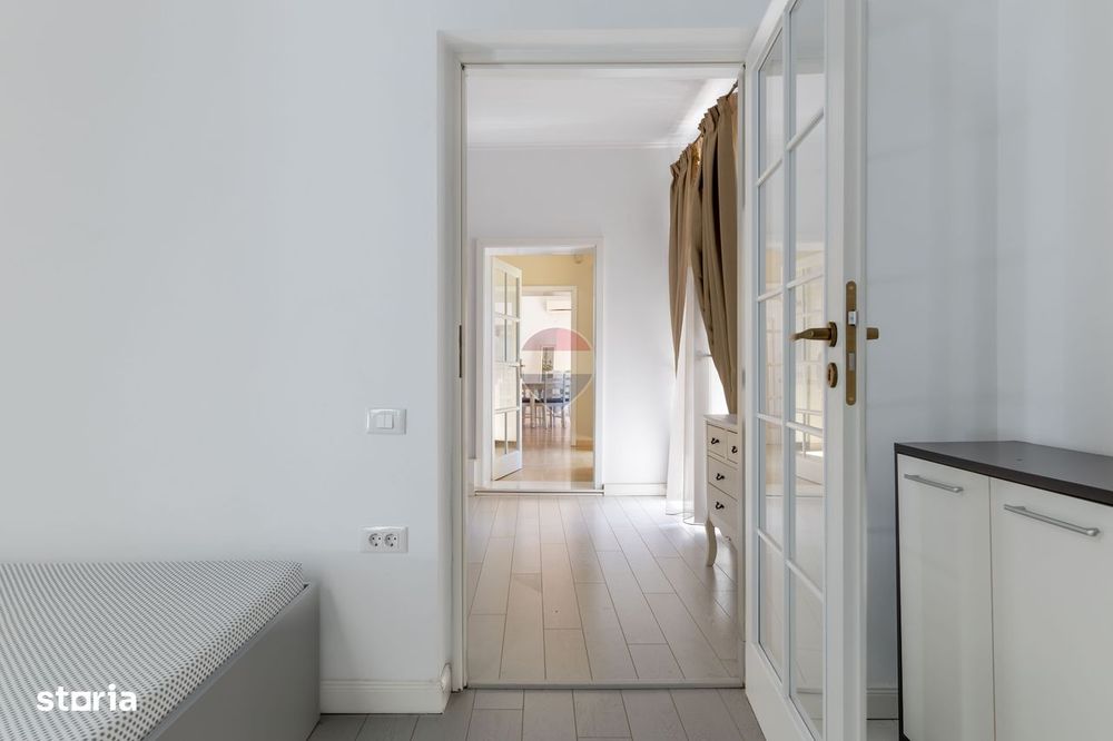 Apartament luxos cu 3 camere de închiriat - Piața Avram Iancu