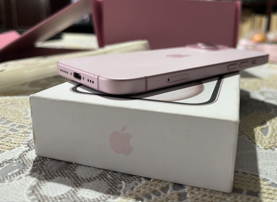 Apple iphone 15 pink ,128 gb , Продавам/Бартер