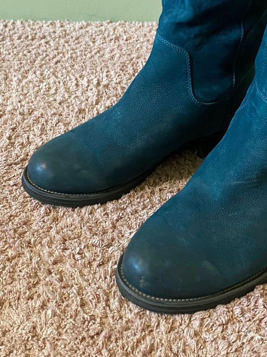 Новые замшевые сапоги