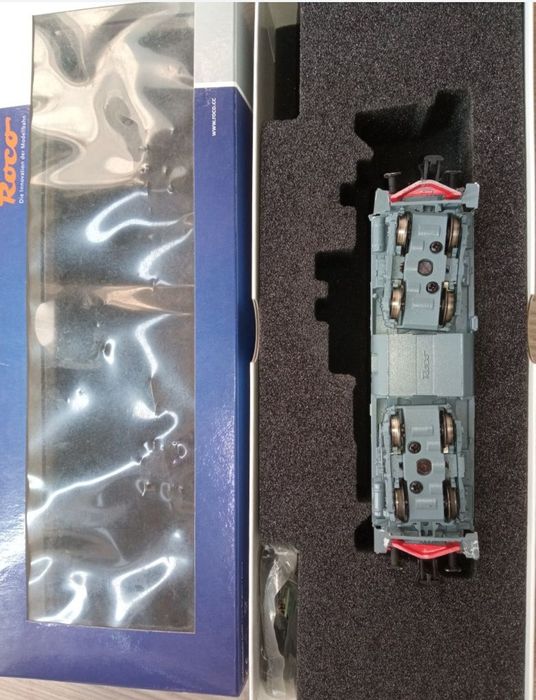 Locomotiva diesel LDH CFR, conversie din roco 52254 H0, 1:87

Locomoti