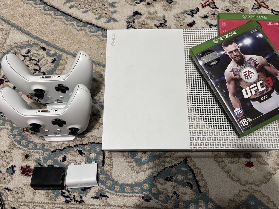 Продам Xbox все работает