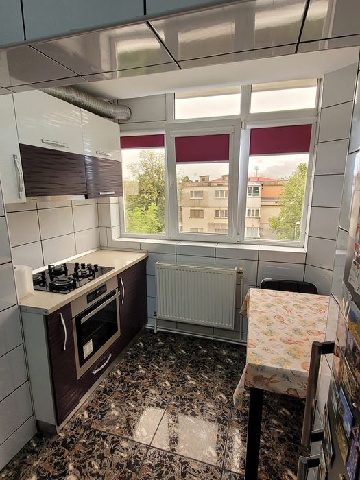 Vând apartament cu 2 camere complet mobilat Doja