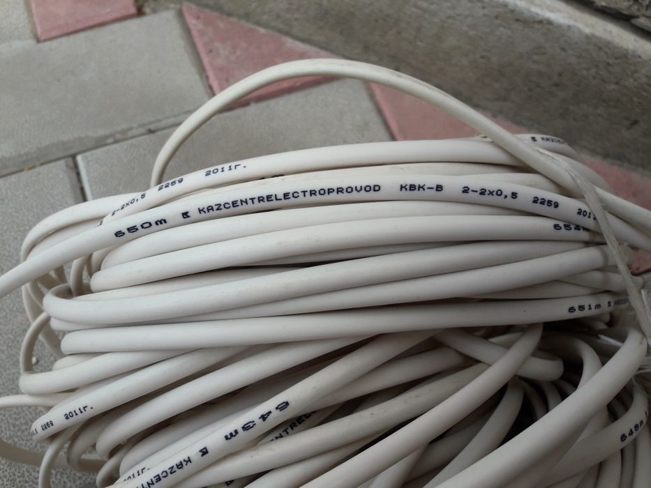 Кабель для видеокамеры