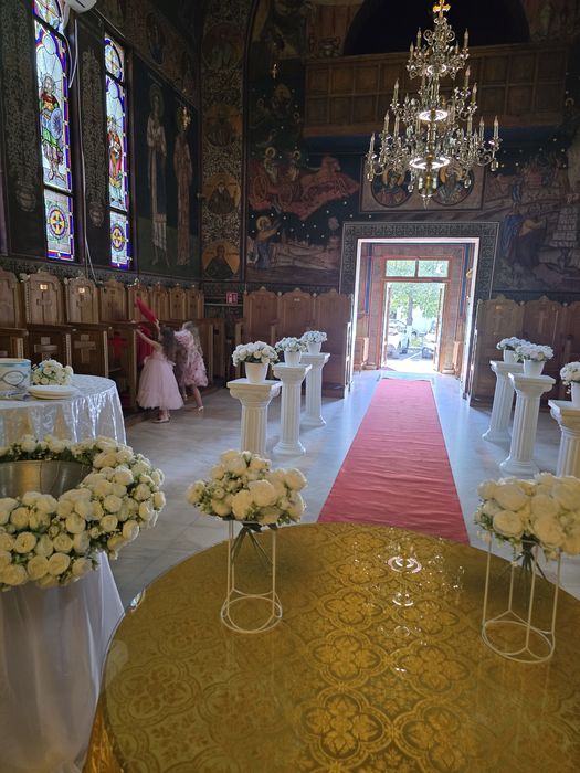 Decor flori - cristelniță  botez/ cununie