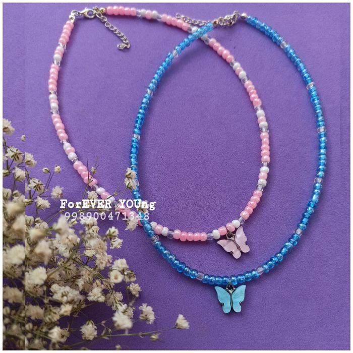 Чокер из бисера с бабочкой.