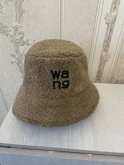 Продам шляпу меховую.