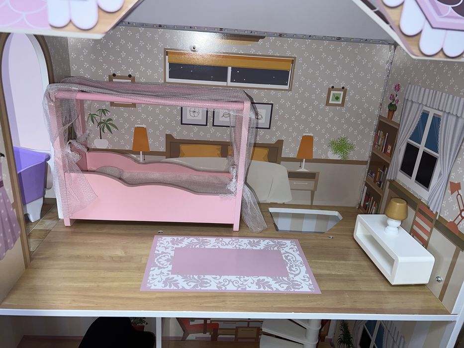 Vând căsuță din lemn pentru păpuși