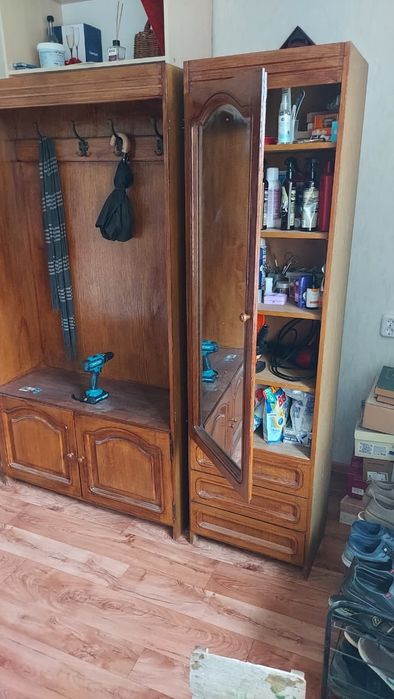 Продам шкаф вешалка в прихожую