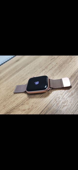 Apple watch SE 44мм