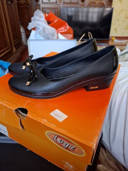 Продам обувь по 50000 сум