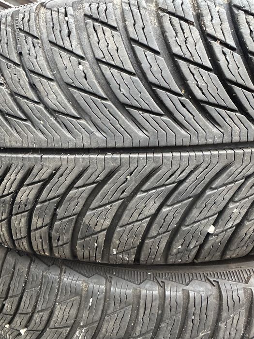 Set anvelope de iarna 225/60/18Michelin