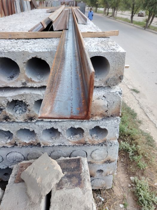 Угольник 100 мм 4.9 метров