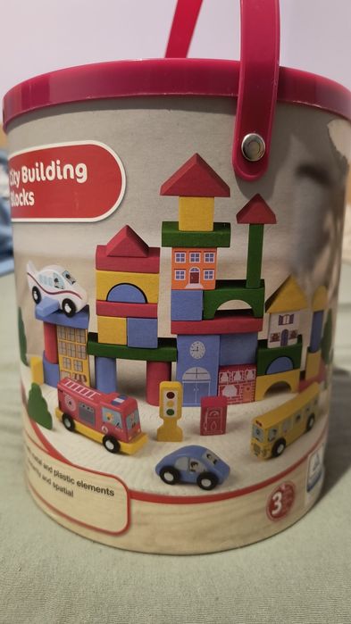 Set cuburi lemn constructie oras cu masinute la galetuta