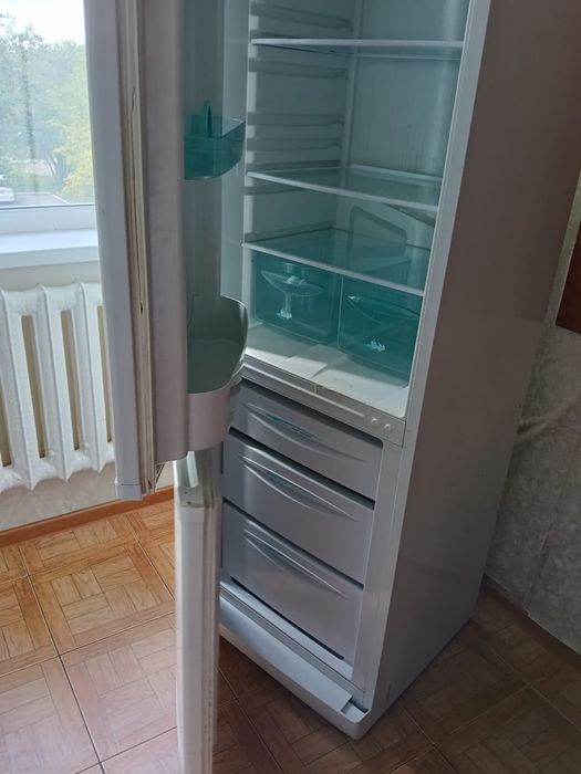 Продам холодильник Рабочий