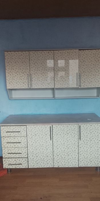 Кухонные шкафы и прихожей