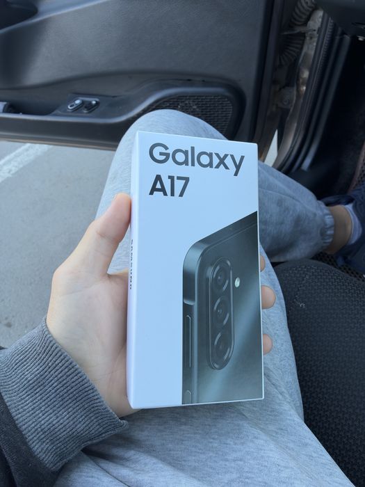 Самсунг А 17 новый почти