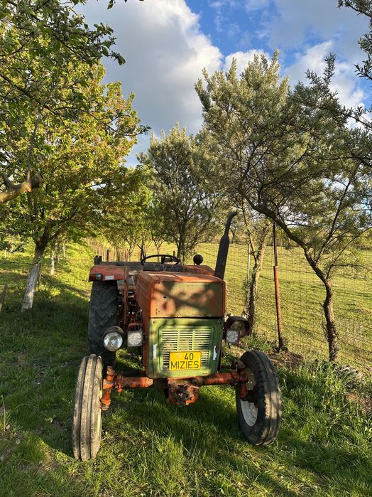 Vând Tractor UTB 445