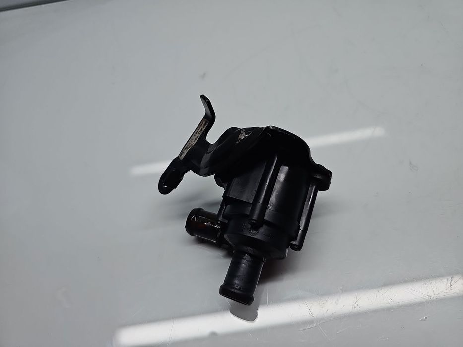 Pompa recirculare apa AUDI A3 Sportback (8VS, 8VM) [Fabr 2013-prezent]