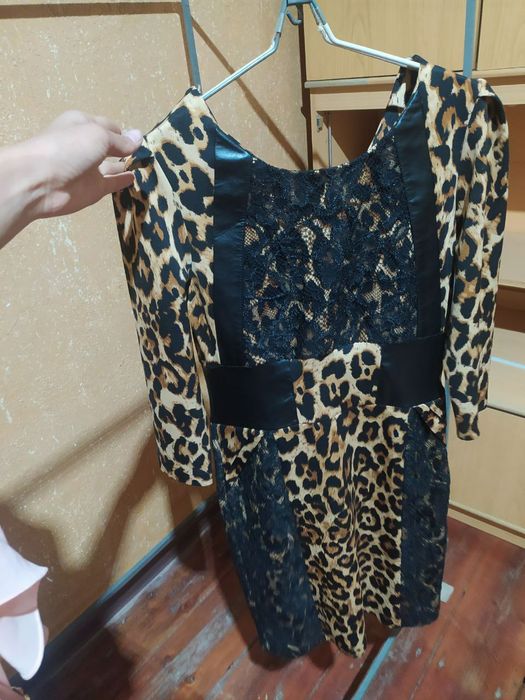 Продам платья все по 100тысяч