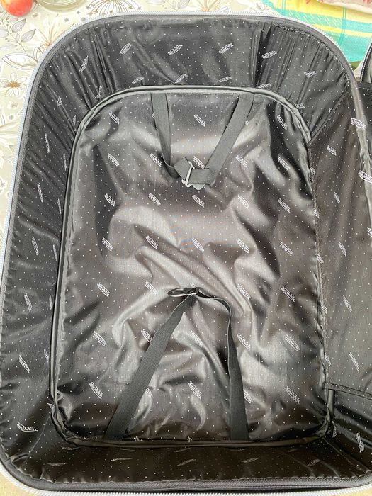 Продавам куфар в отлично състояние