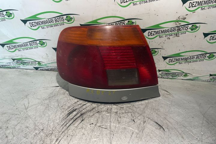 Lampa / Tripla stop stanga pe aripa Audi A4 B5
