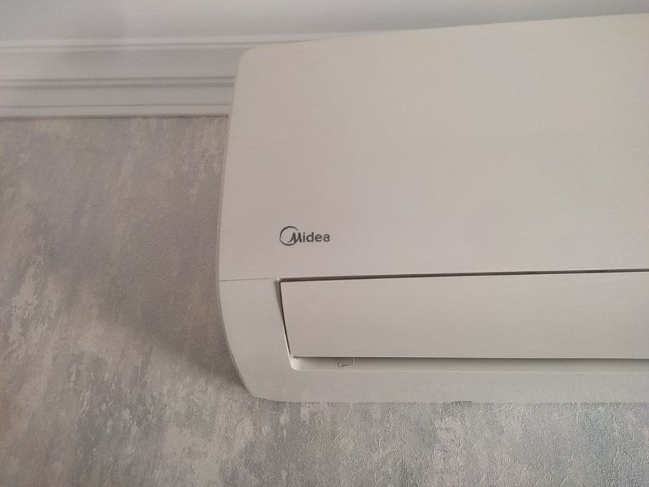 Срочно продается! Кондиционер MIDEA 24