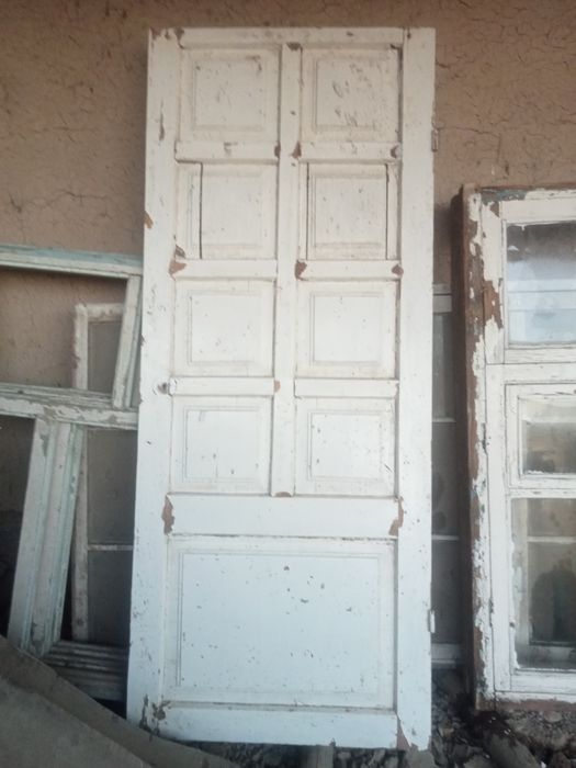 Двери деревянные