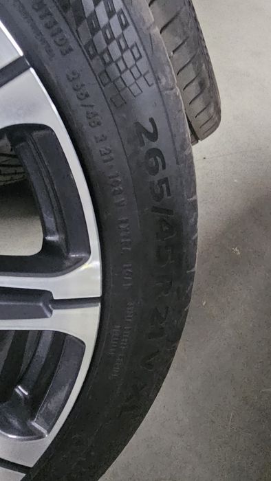 Продам комплект шины и диски r 21