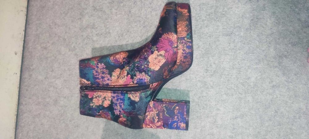 Жакардови дамски боти Primark с флорални мотиви