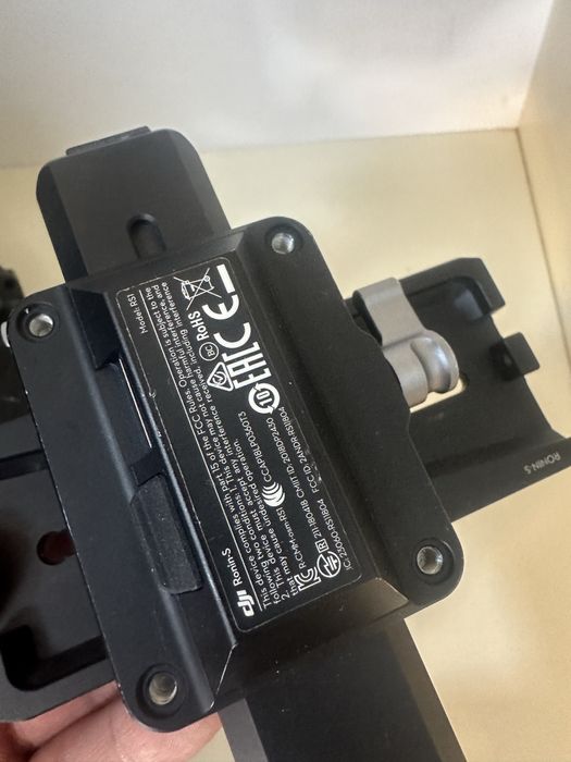 Dji ronin-s стабилизираща стойка за камера