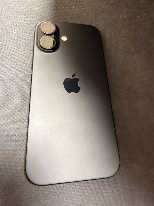 iPhone 16 128gb / 100% battery, в гаранция