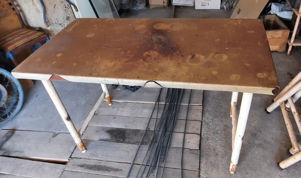 Стол металлический, лабораторный.