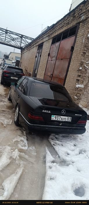 Продам. Mercedes Benz W124