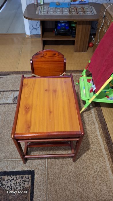 Столик со стулом и машинка