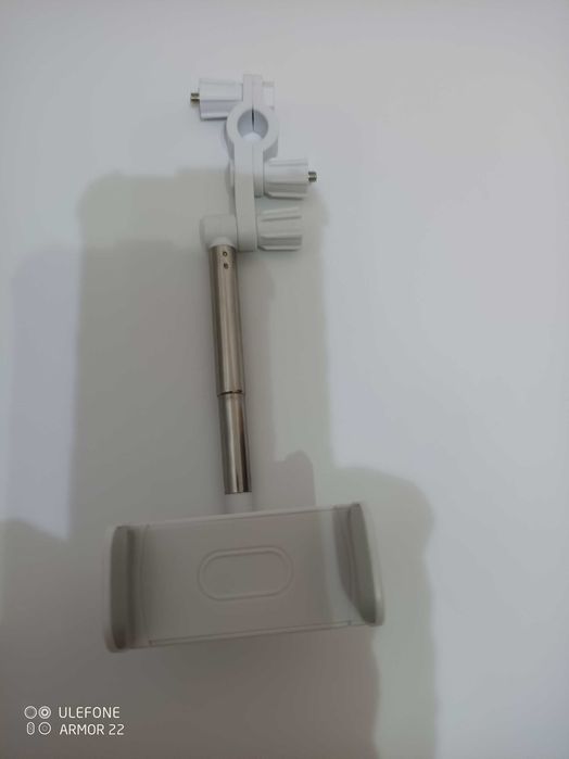 Suport universal pentru telefon