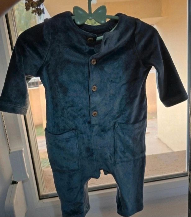 Salopetica de catifea bebe