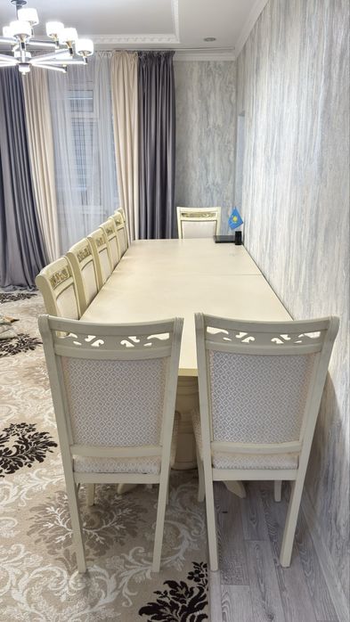 Продаю стол и стулья