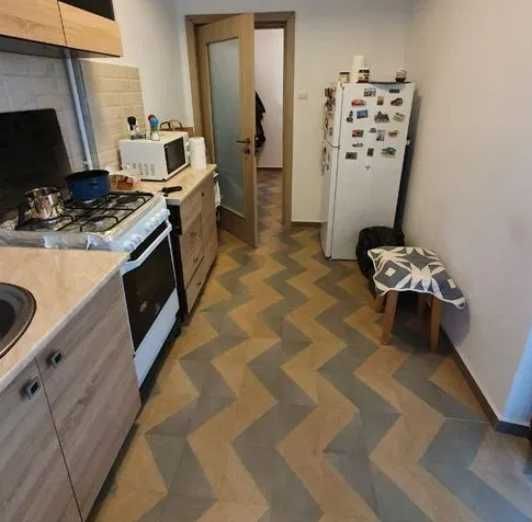 Дава се под наем Едностаен апартамент в Пловдив, Коматево - 45 кв.м за 153 € - Снимка #1