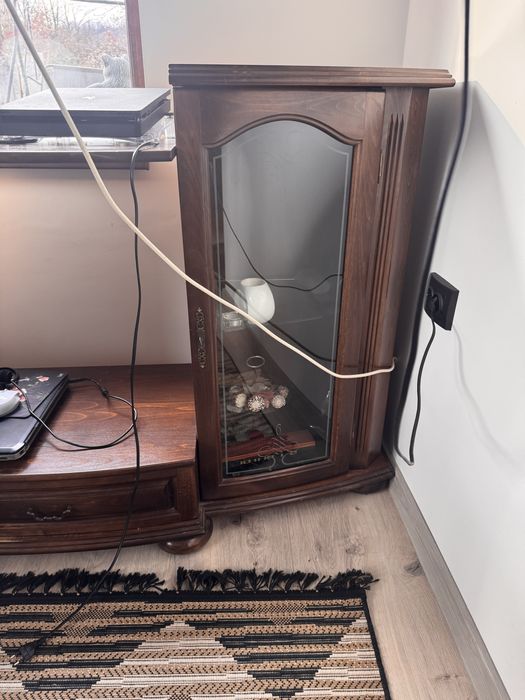 Комплект менели от масивно дърво