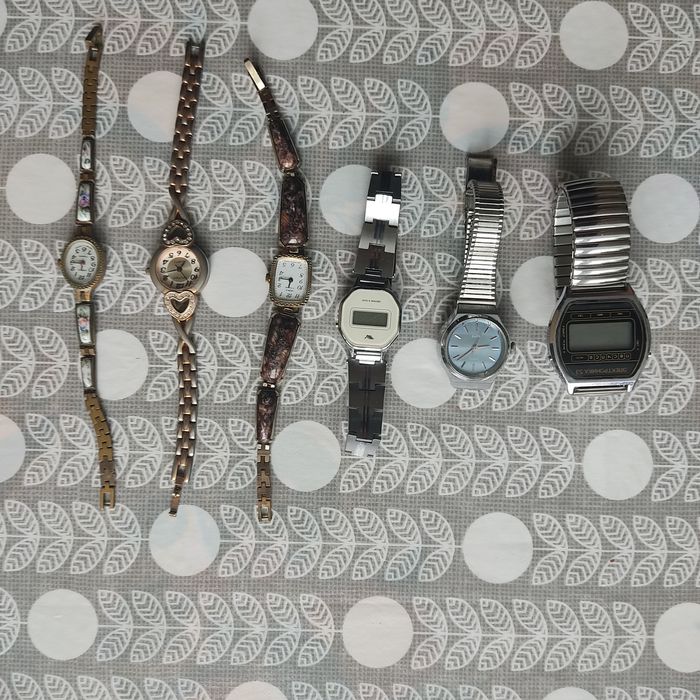 Продам часы разные