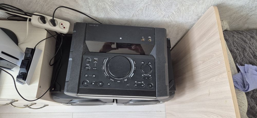 sony shake-x10d (музыкальный центр)