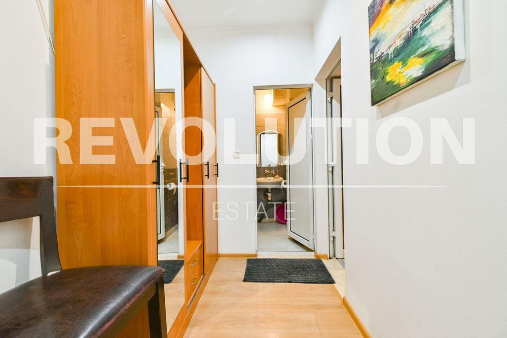 Двустаен апартамент в ж.к. Дружба 1.