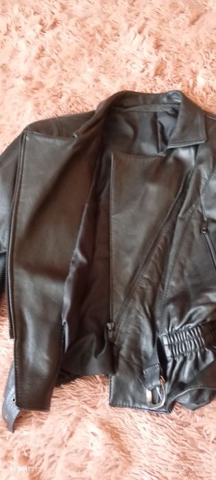 Geaca  neagra din piele
