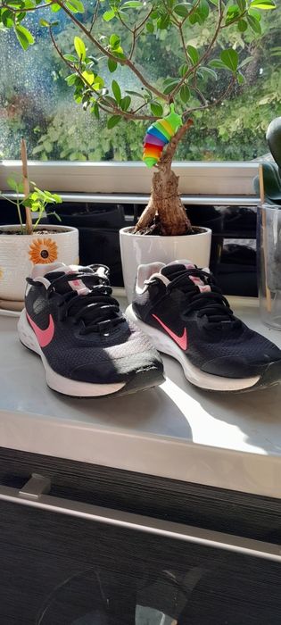 Запазени маратонки Найк