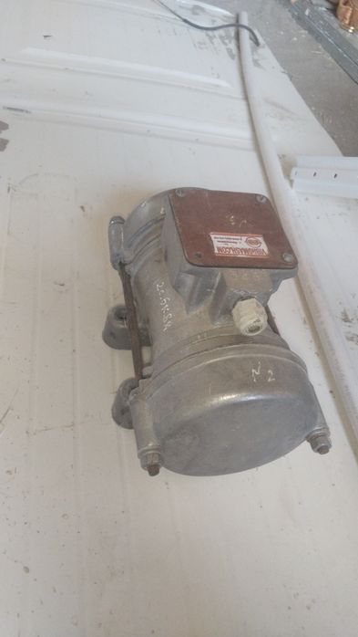 Вибратор 380В цен дог