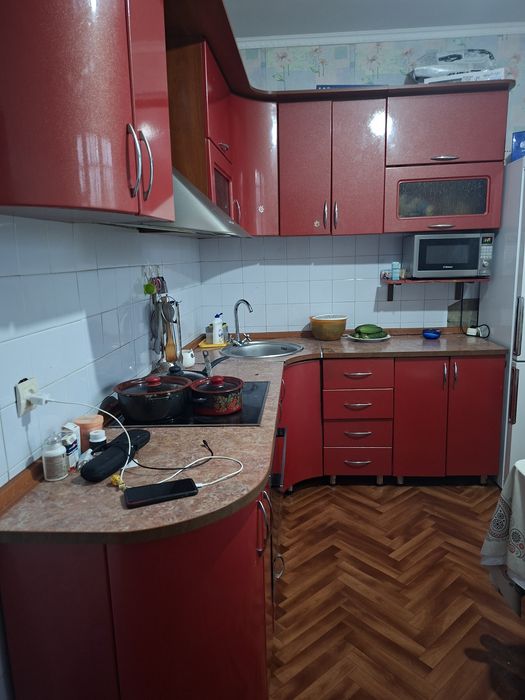 Продам недорого кухонный гарнитур