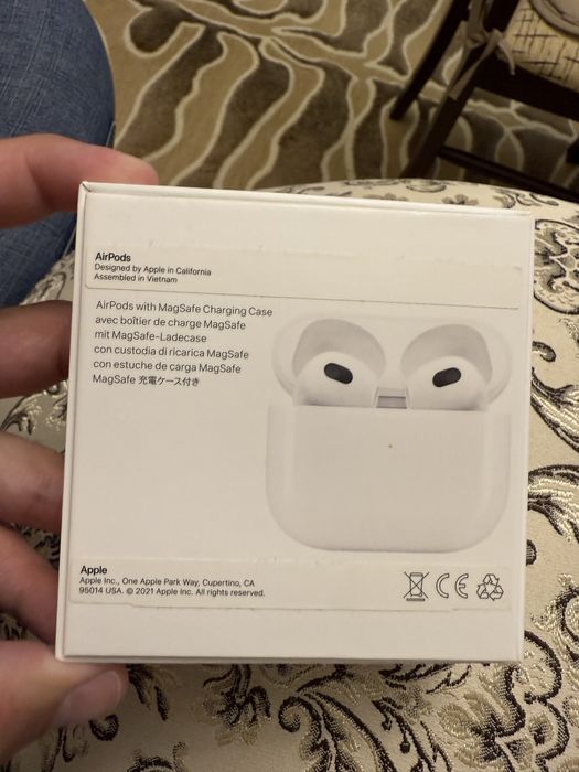 Продам наушники Iphone