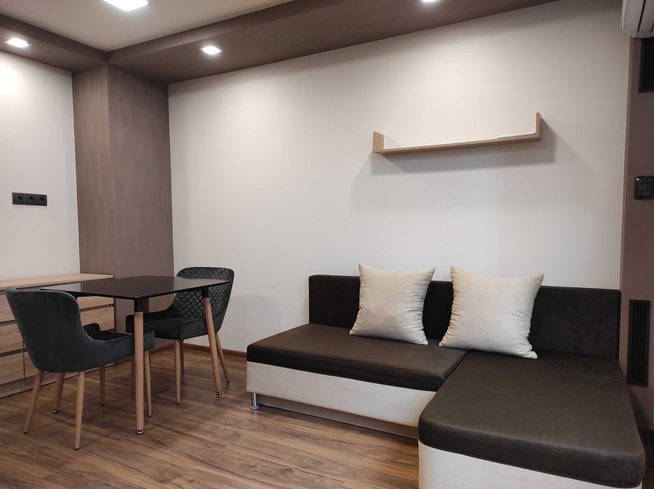 Продава се Едностаен апартамент в Перник, Изток - 45 кв.м за 1983 €/кв.м - Снимка #1