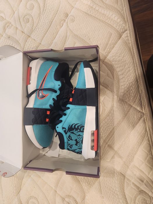 Nike LeBrone - баскетболни маратонки от серията Witness