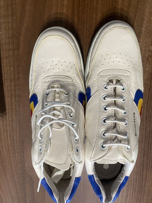 Adidasi Romania pile